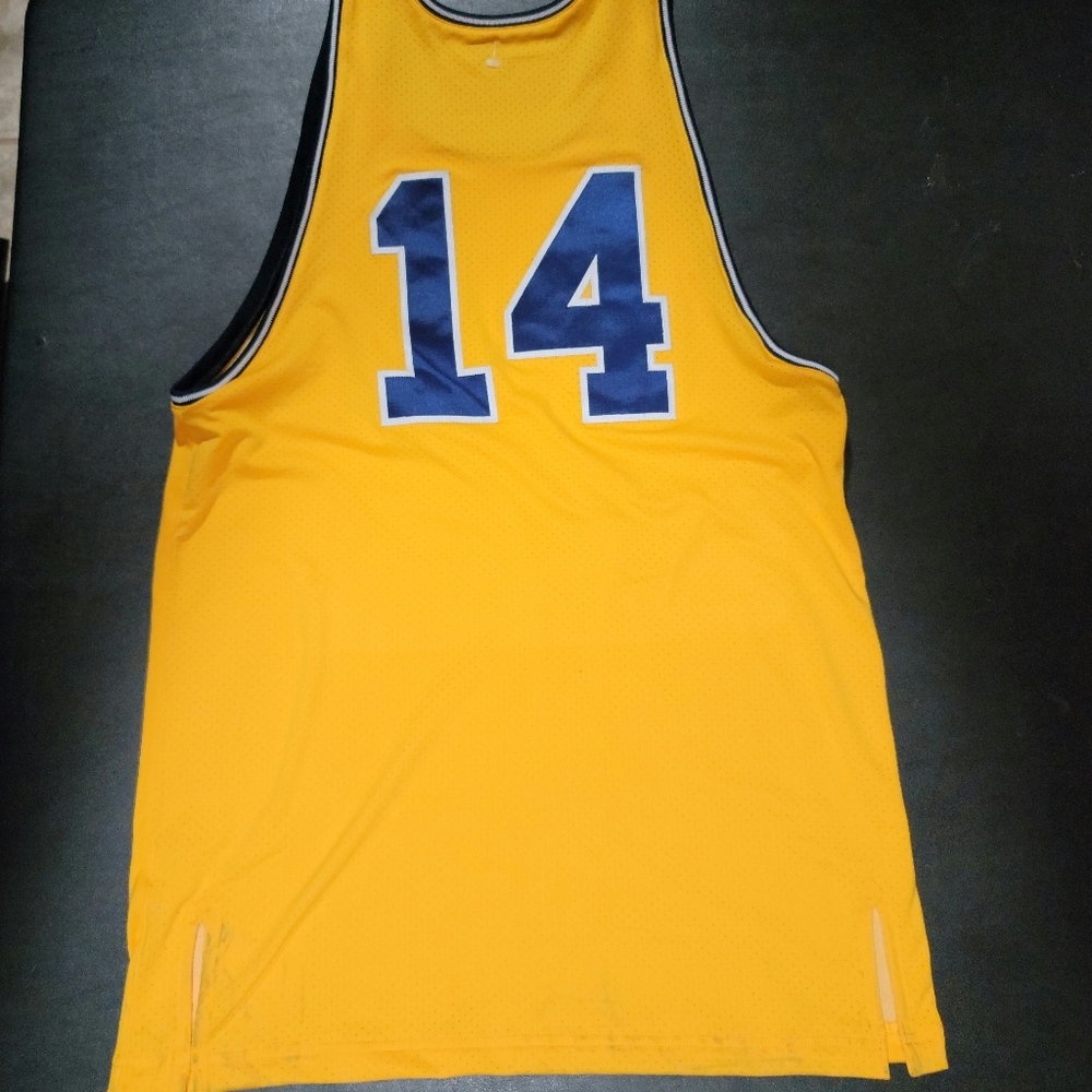 LaSalle University Explorers basketball jersey.  🏀 - Picture 2 of 6